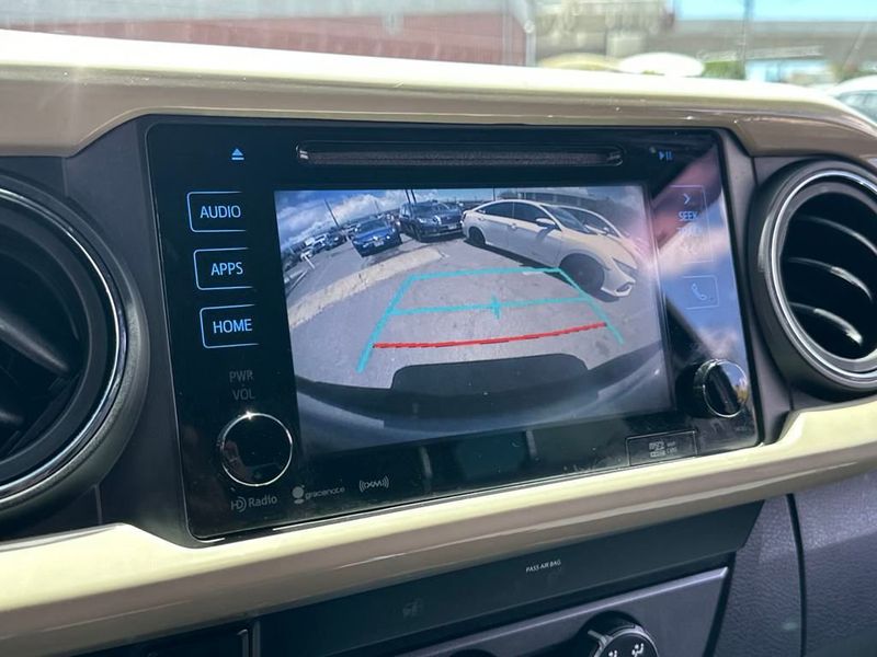 2019 Toyota Tacoma TRD Sport photo 15