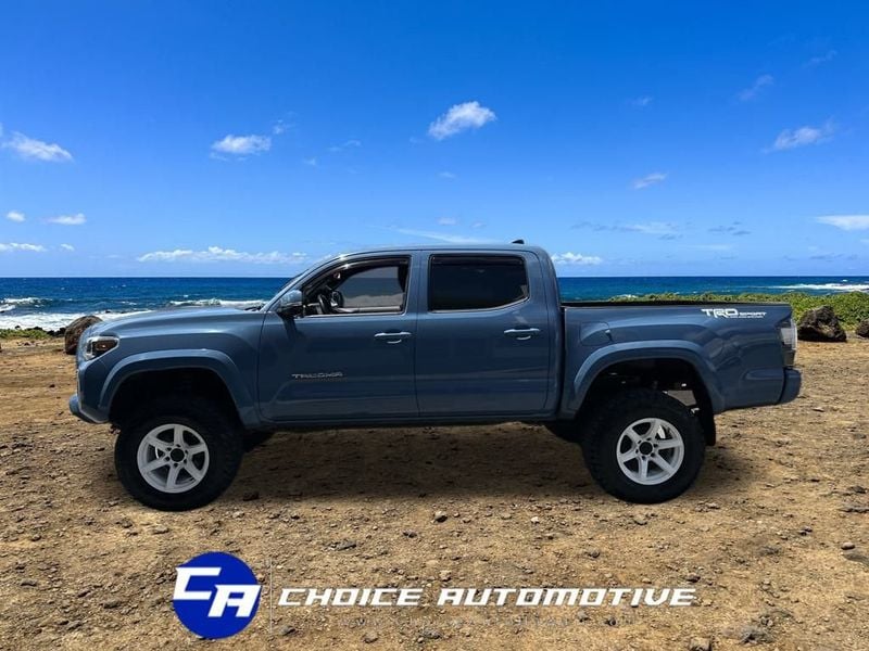 2019 Toyota Tacoma TRD Sport photo 3