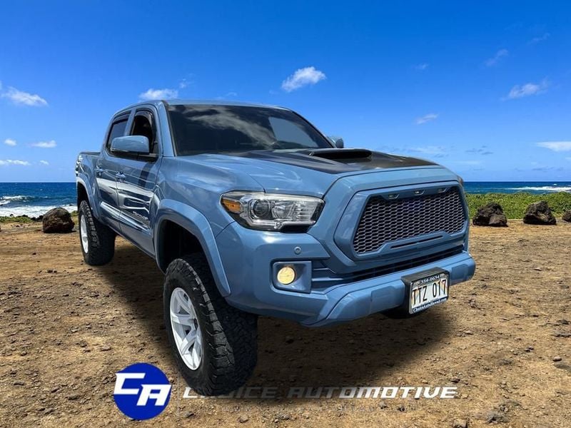2019 Toyota Tacoma TRD Sport photo 8