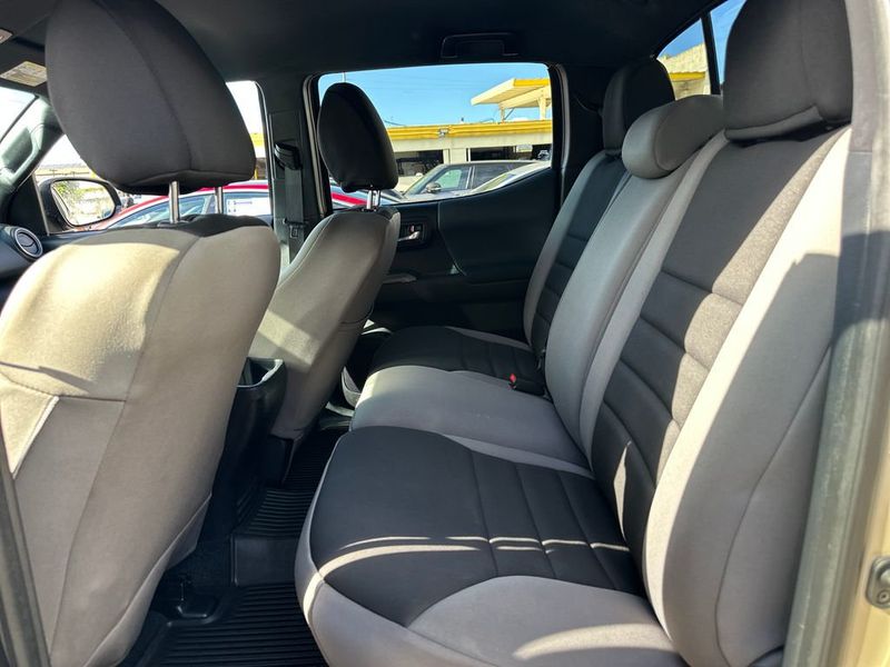 2019 Toyota Tacoma TRD Sport - 23015540 - 14