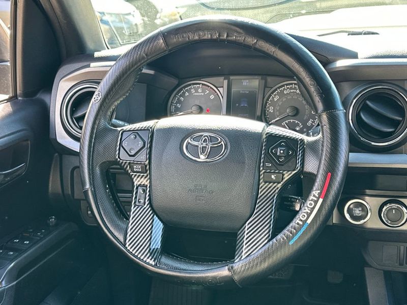 2019 Toyota Tacoma TRD Sport - 23015540 - 17