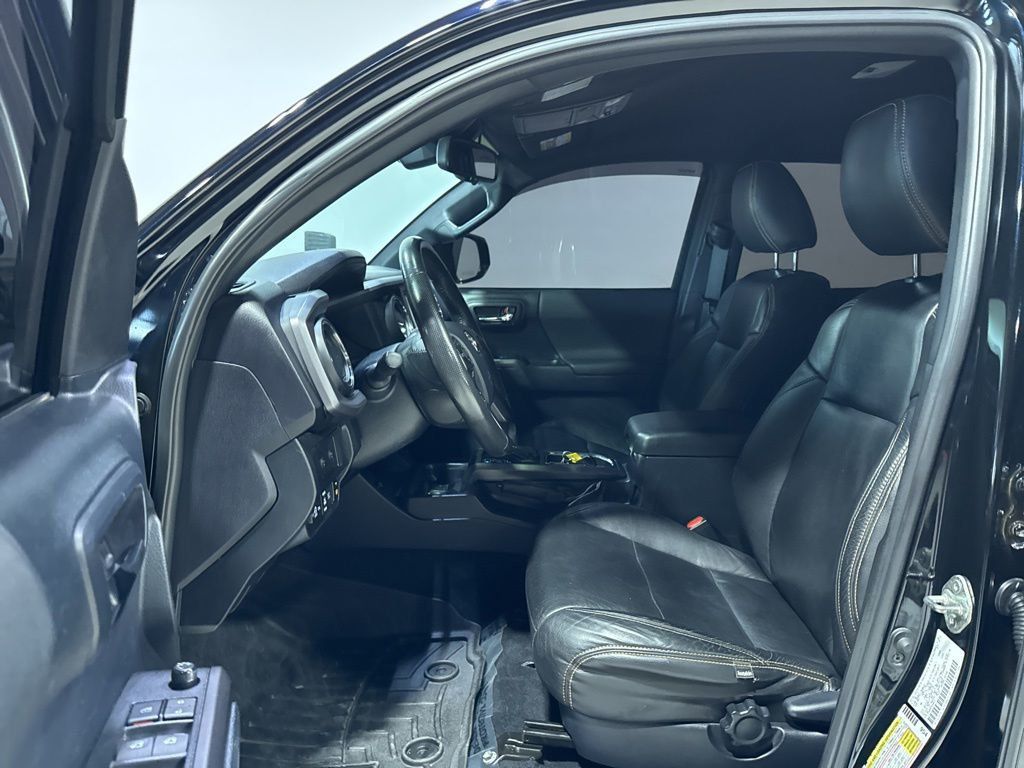 2019 Toyota Tacoma TRD Sport - 23031556 - 24