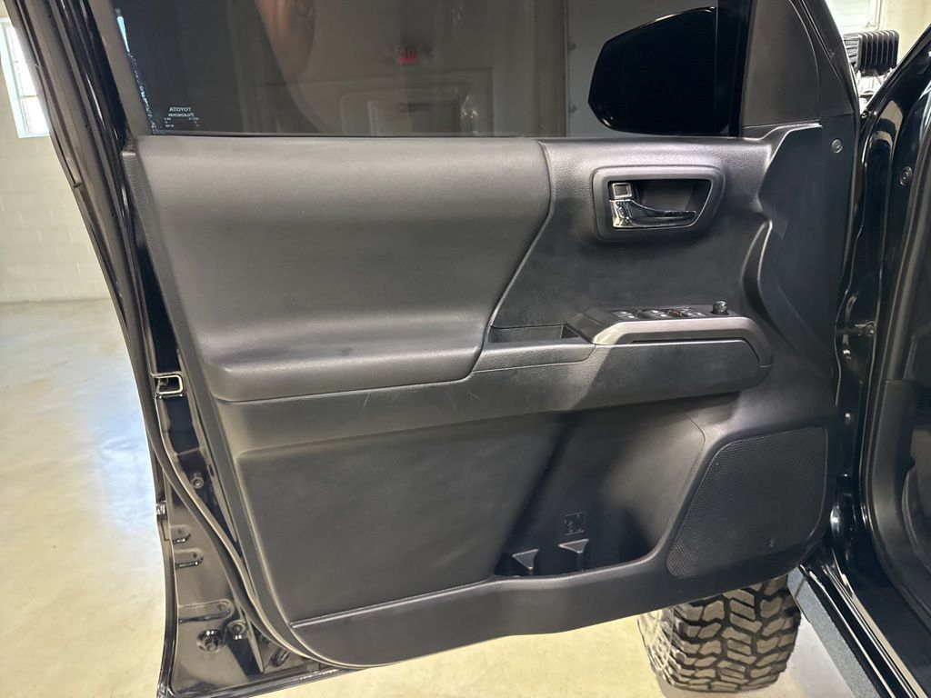 2019 Toyota Tacoma TRD Sport - 23031556 - 27