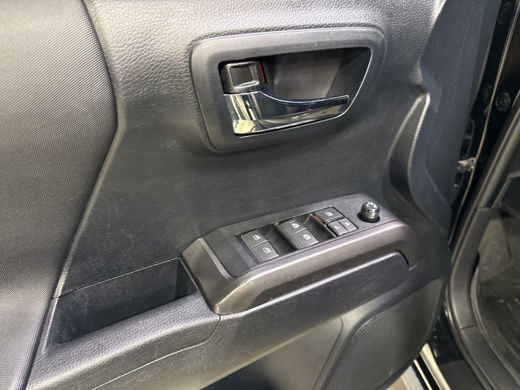 2019 Toyota Tacoma TRD Sport - 23031556 - 28