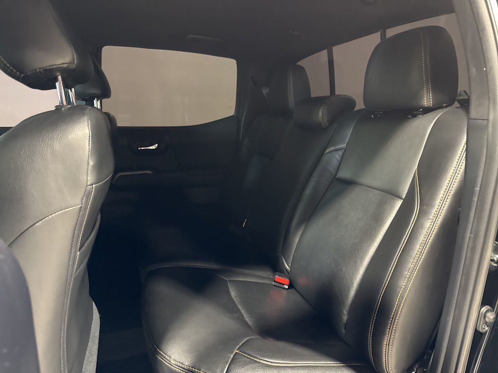 2019 Toyota Tacoma TRD Sport - 23031556 - 30
