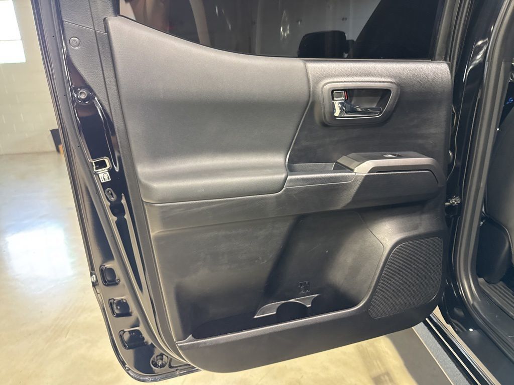 2019 Toyota Tacoma TRD Sport - 23031556 - 32