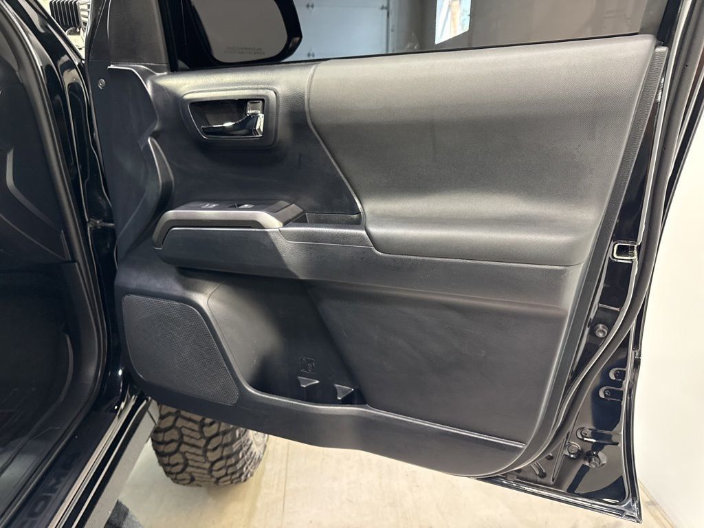 2019 Toyota Tacoma TRD Sport - 23031556 - 46