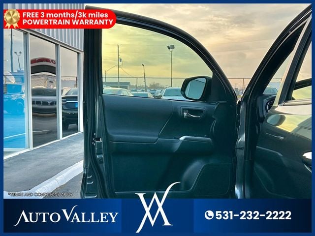 2019 Toyota Tacoma Double Cab TRD Sport Pickup 4D 5 ft - 22953726 - 11