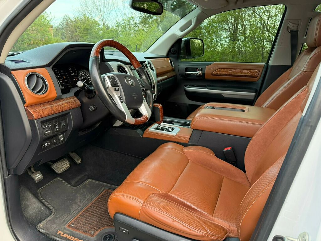 2019 Toyota Tundra 1794, CrewMax, Hard Tri-Fold Tonneau Cover, Sunroof - 23000860 - 13