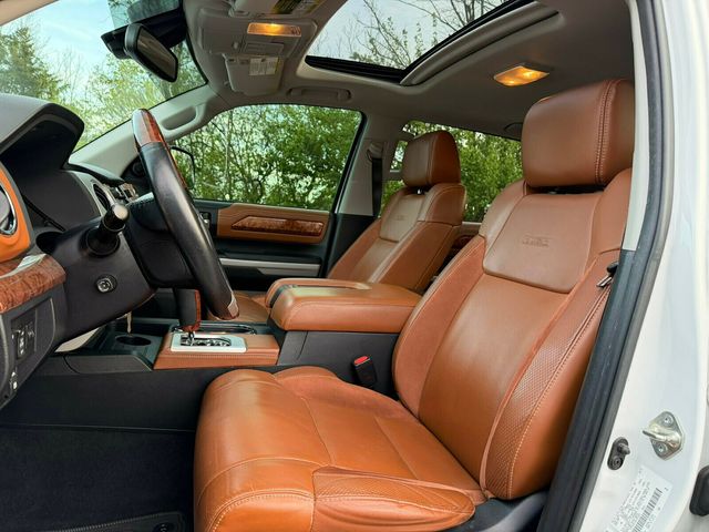 2019 Toyota Tundra 1794, CrewMax, Hard Tri-Fold Tonneau Cover, Sunroof - 23000860 - 14