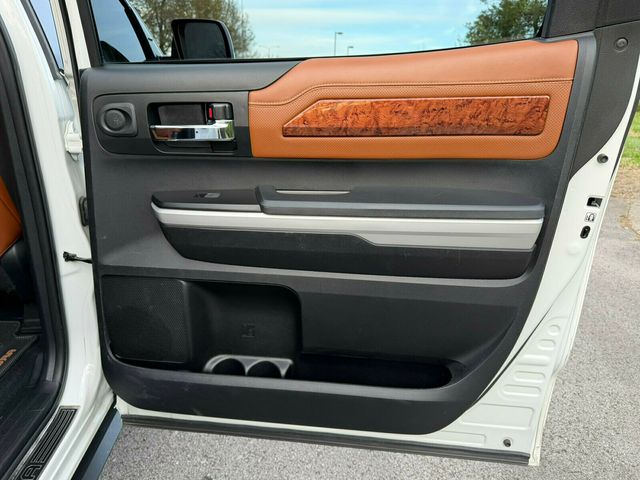 2019 Toyota Tundra 1794, CrewMax, Hard Tri-Fold Tonneau Cover, Sunroof - 23000860 - 24