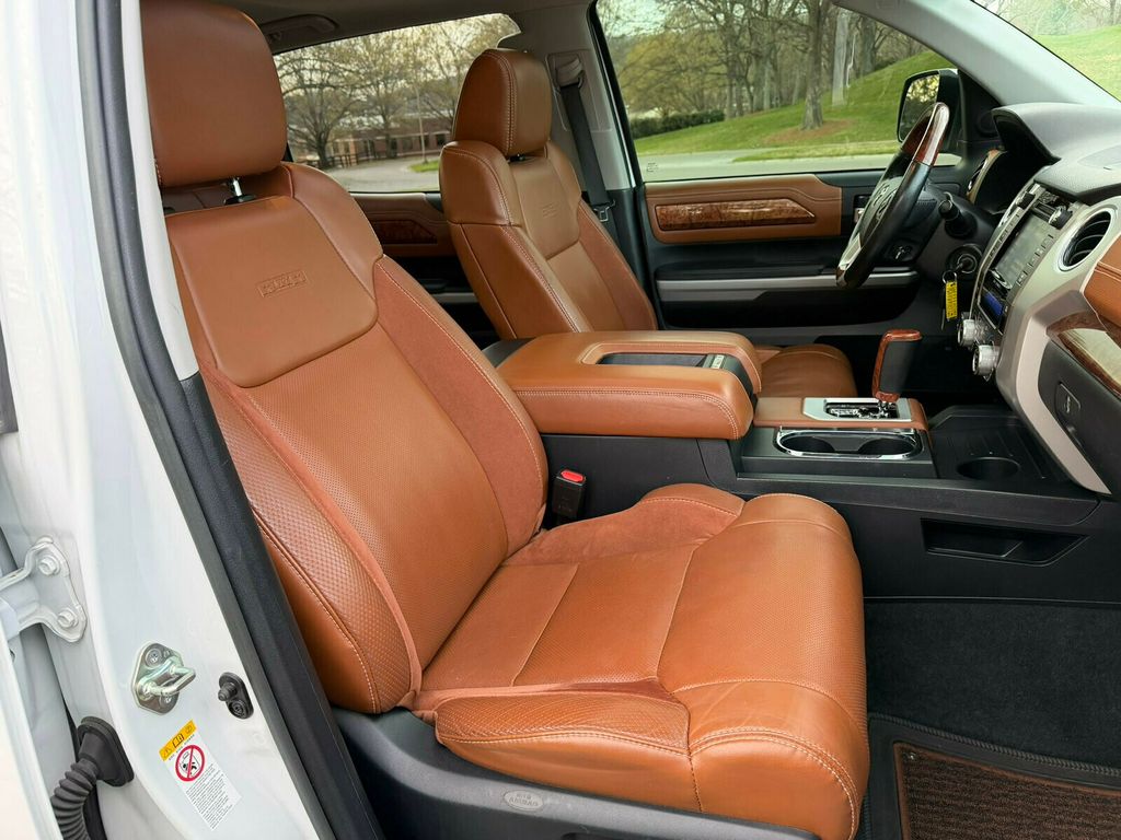 2019 Toyota Tundra 1794, CrewMax, Hard Tri-Fold Tonneau Cover, Sunroof - 23000860 - 30