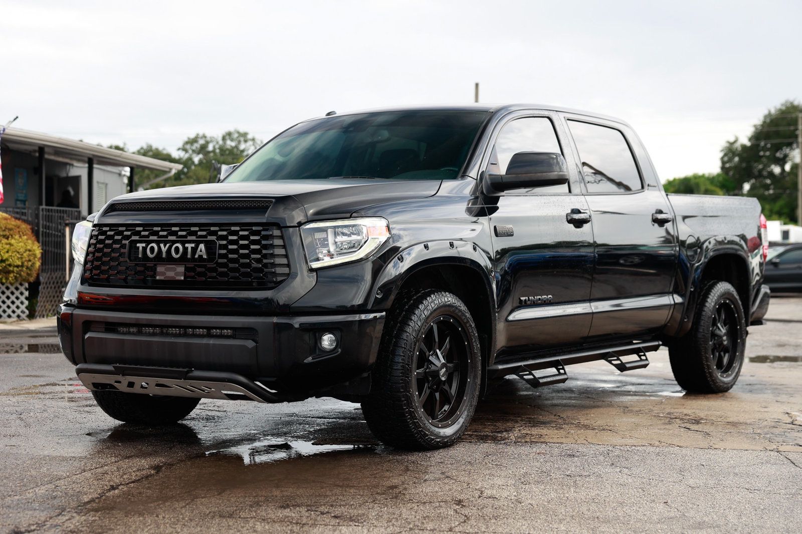 2019 Toyota Tundra Limited CrewMax photo 2