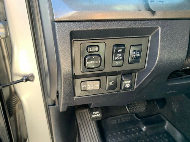 2019 Toyota Tundra 2WD SR5 CrewMax 5.5' Bed 4.6L V8 - 22932945 - 23