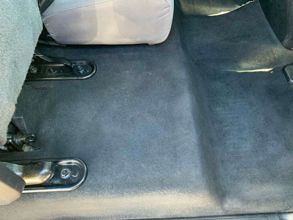 2019 Toyota Tundra 2WD SR5 CrewMax 5.5' Bed 4.6L V8 - 22932945 - 36