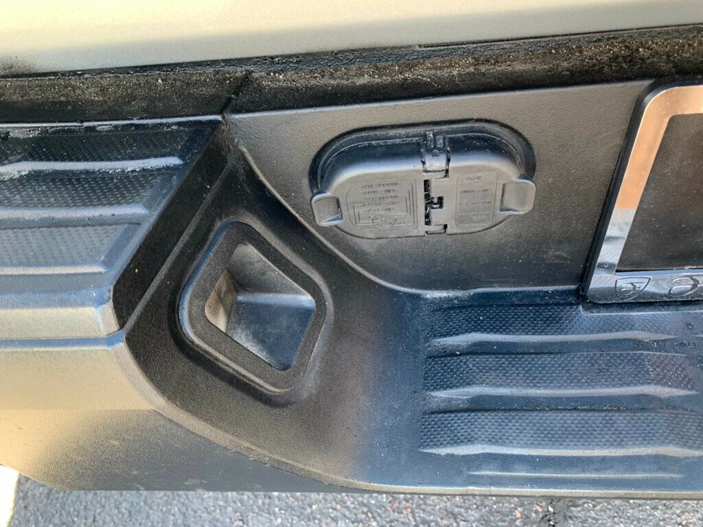 2019 Toyota Tundra 2WD SR5 CrewMax 5.5' Bed 4.6L V8 - 22932945 - 6