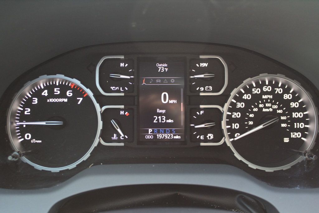 2019 Toyota Tundra SR5 CrewMax photo 9