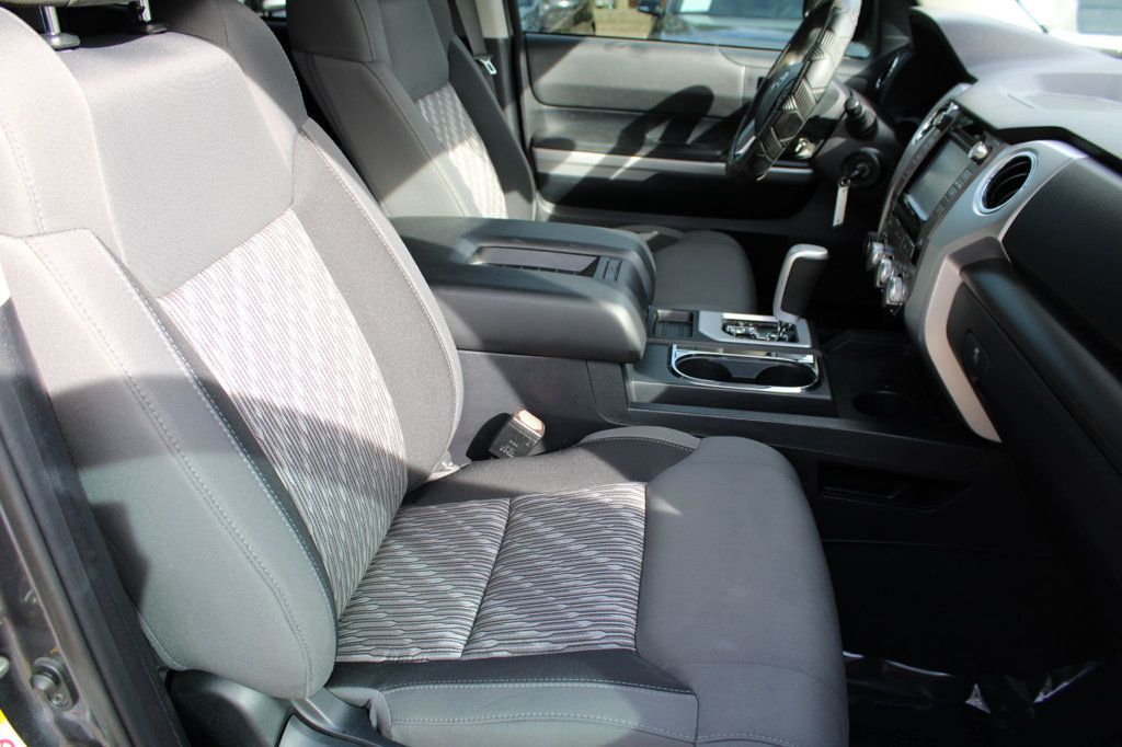 2019 Toyota Tundra SR5 CrewMax photo 19