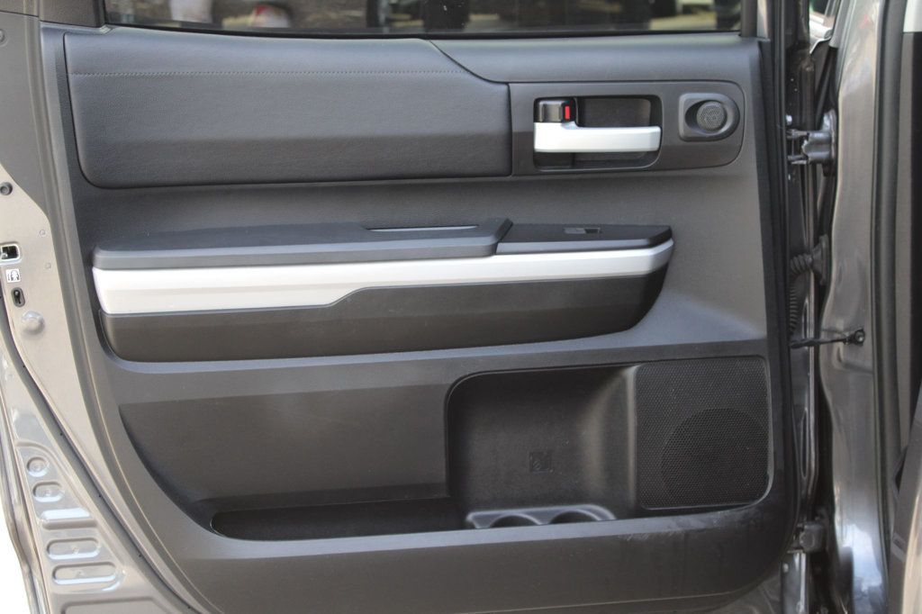 2019 Toyota Tundra SR5 CrewMax photo 25