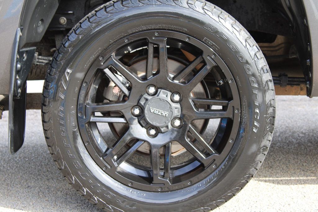 2019 Toyota Tundra SR5 CrewMax photo 38