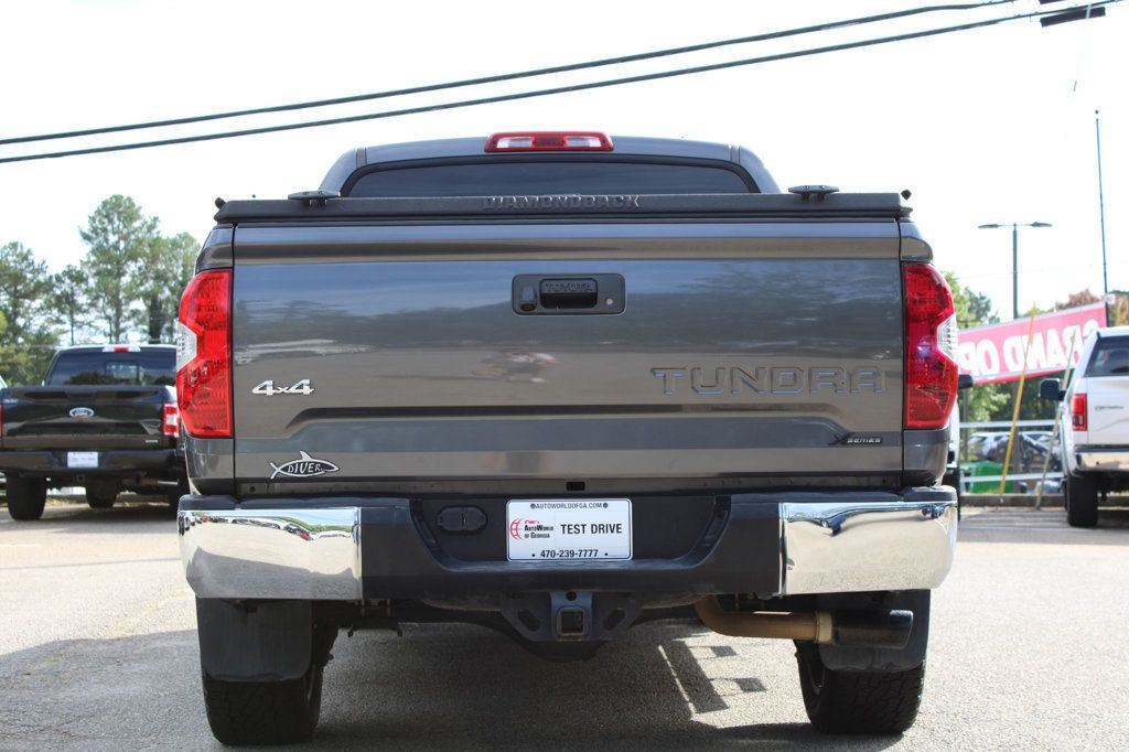 2019 Toyota Tundra SR5 CrewMax photo 4