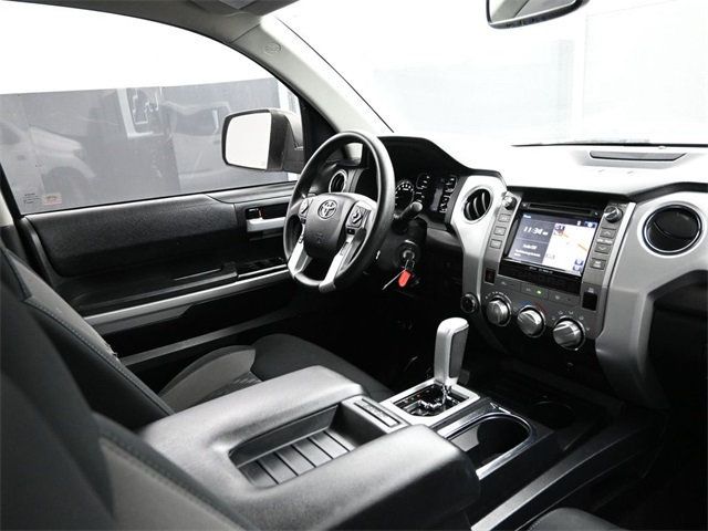 2019 Toyota Tundra 4WD SR5 CrewMax 5.5' Bed 5.7L FFV - 22904245 - 18