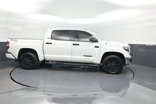 2019 Toyota Tundra 4WD SR5 CrewMax 5.5' Bed 5.7L FFV - 22904245 - 32
