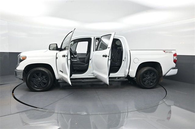 2019 Toyota Tundra 4WD SR5 CrewMax 5.5' Bed 5.7L FFV - 22904245 - 36