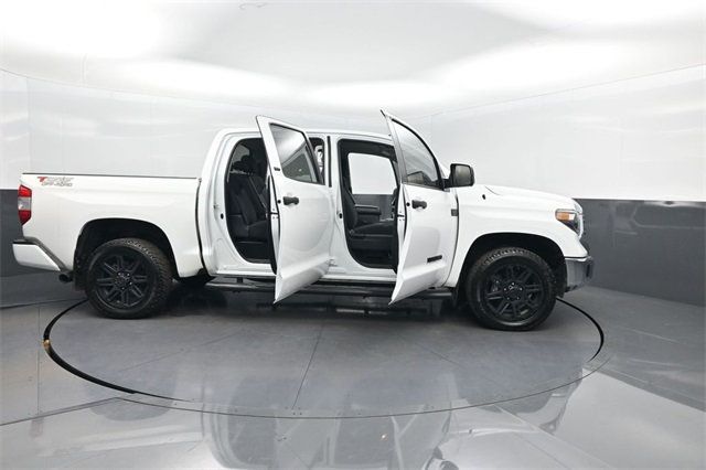 2019 Toyota Tundra 4WD SR5 CrewMax 5.5' Bed 5.7L FFV - 22904245 - 38