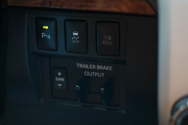 2019 Toyota Tundra ONE OWNER 1794 EDITION LEATHER MOONROOF - 22906274 - 27