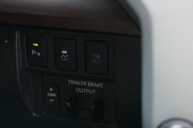 2019 Toyota Tundra ONE OWNER LIMITED W/ PREMIUM PKG - 22992367 - 12