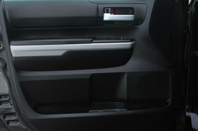 2019 Toyota Tundra ONE OWNER W/ NAVIGATION, BUCKET SEATS - 22953983 - 18