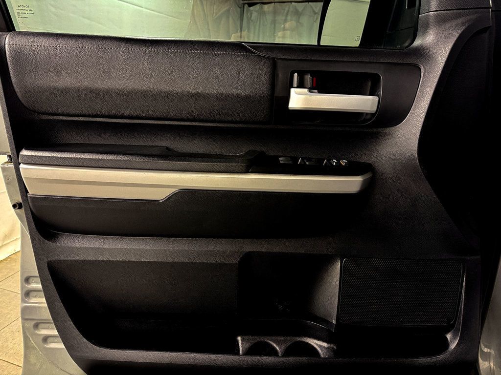 2019 Toyota Tundra SR5 DOUBLE CAB 4X4 - 22947599 - 11