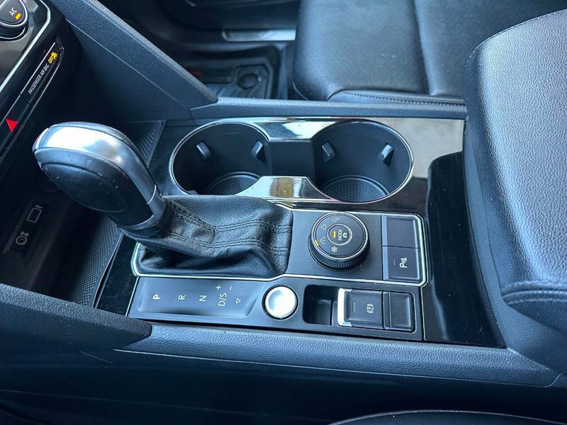 2019 Volkswagen Atlas 3.6L V6 SEL 4MOTION - 22918296 - 60