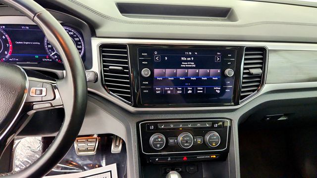 2019 Volkswagen Atlas 3.6L V6 SEL R-Line with 2nd Row Dual Captain's Chairs - 23079113 - 17