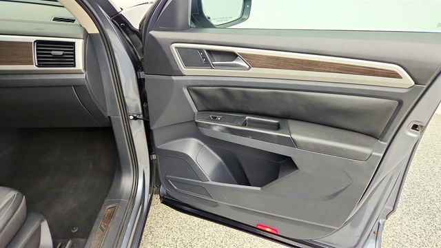 2019 Volkswagen Atlas 3.6L V6 SEL R-Line with 2nd Row Dual Captain's Chairs - 23079113 - 26