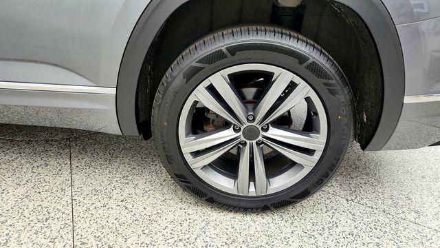 2019 Volkswagen Atlas 3.6L V6 SEL R-Line with 2nd Row Dual Captain's Chairs - 23079113 - 8