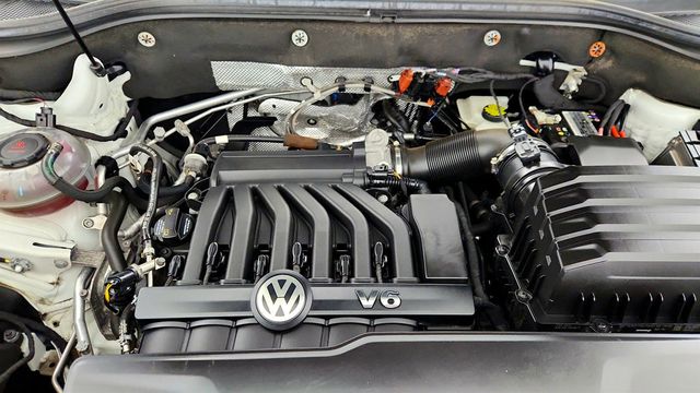 2019 Volkswagen Atlas 3.6L V6 SE w/Technology R-Line 4MOTION with Panoramic Sunroof - 22958138 - 25