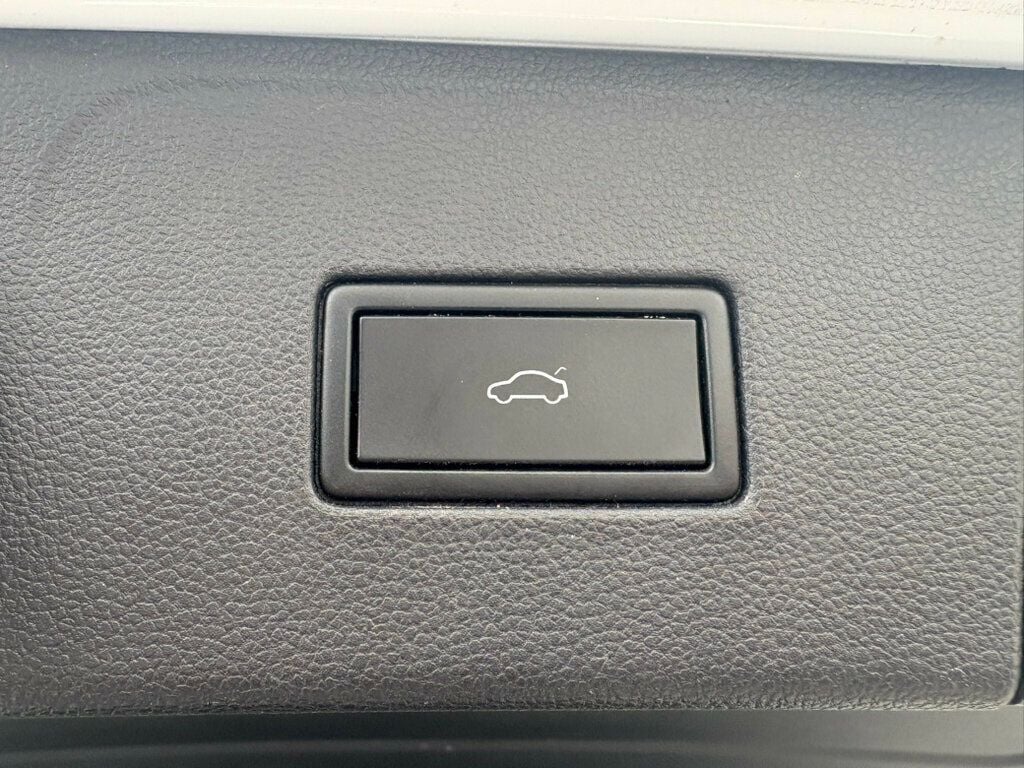 2019 Volkswagen Atlas LocalTrade/R-Line/4-Motion/V6/HeatedFrontSeats/BackupCamera - 22936557 - 23