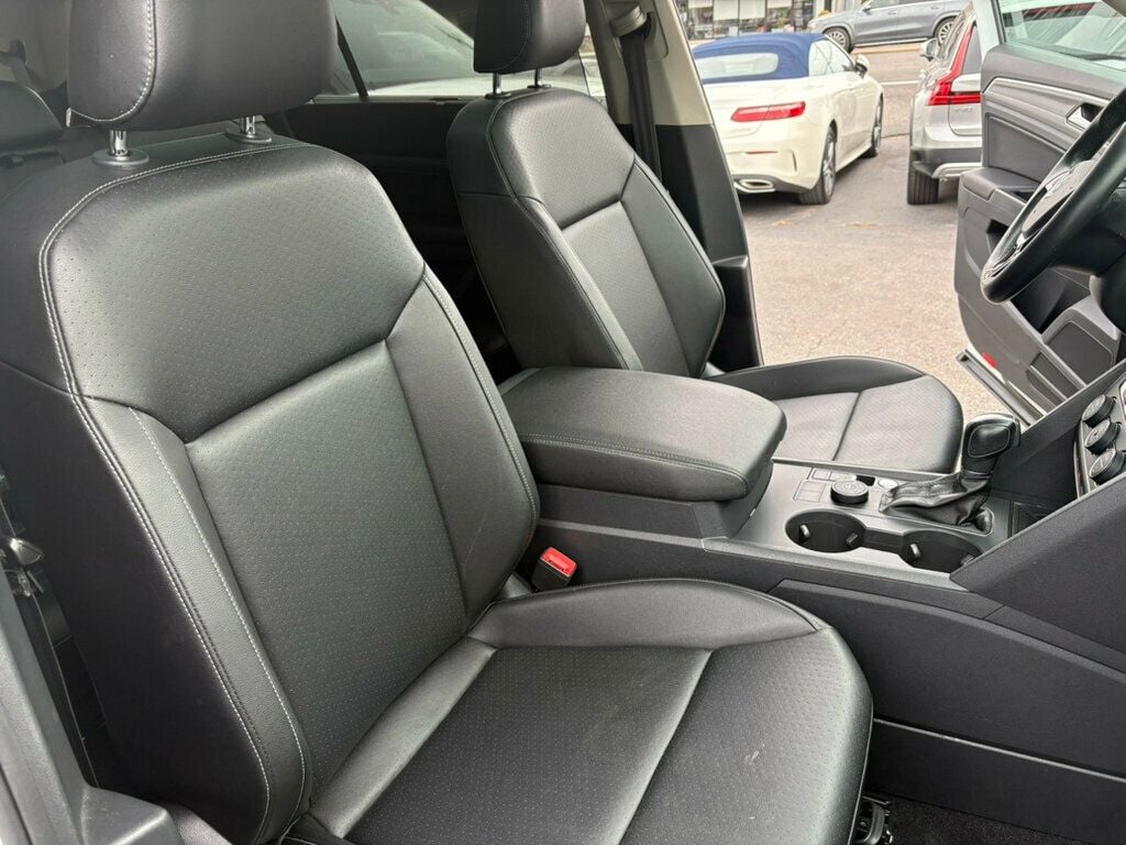 2019 Volkswagen Atlas LocalTrade/R-Line/4-Motion/V6/HeatedFrontSeats/BackupCamera - 22936557 - 30