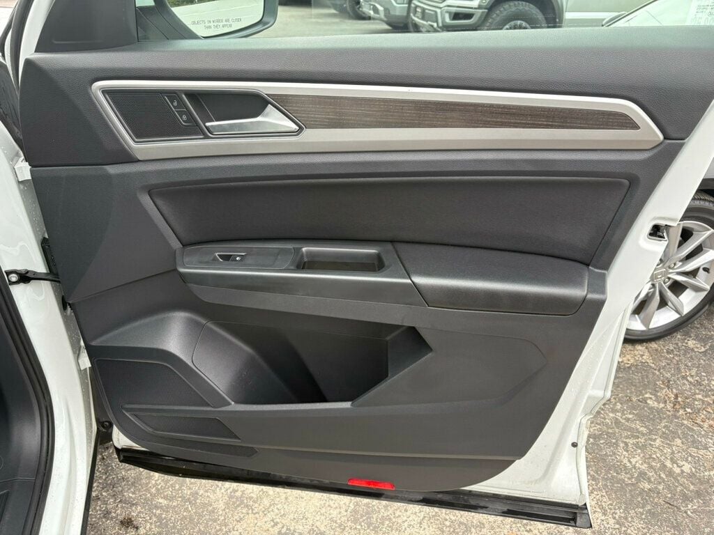 2019 Volkswagen Atlas LocalTrade/R-Line/4-Motion/V6/HeatedFrontSeats/BackupCamera - 22936557 - 31