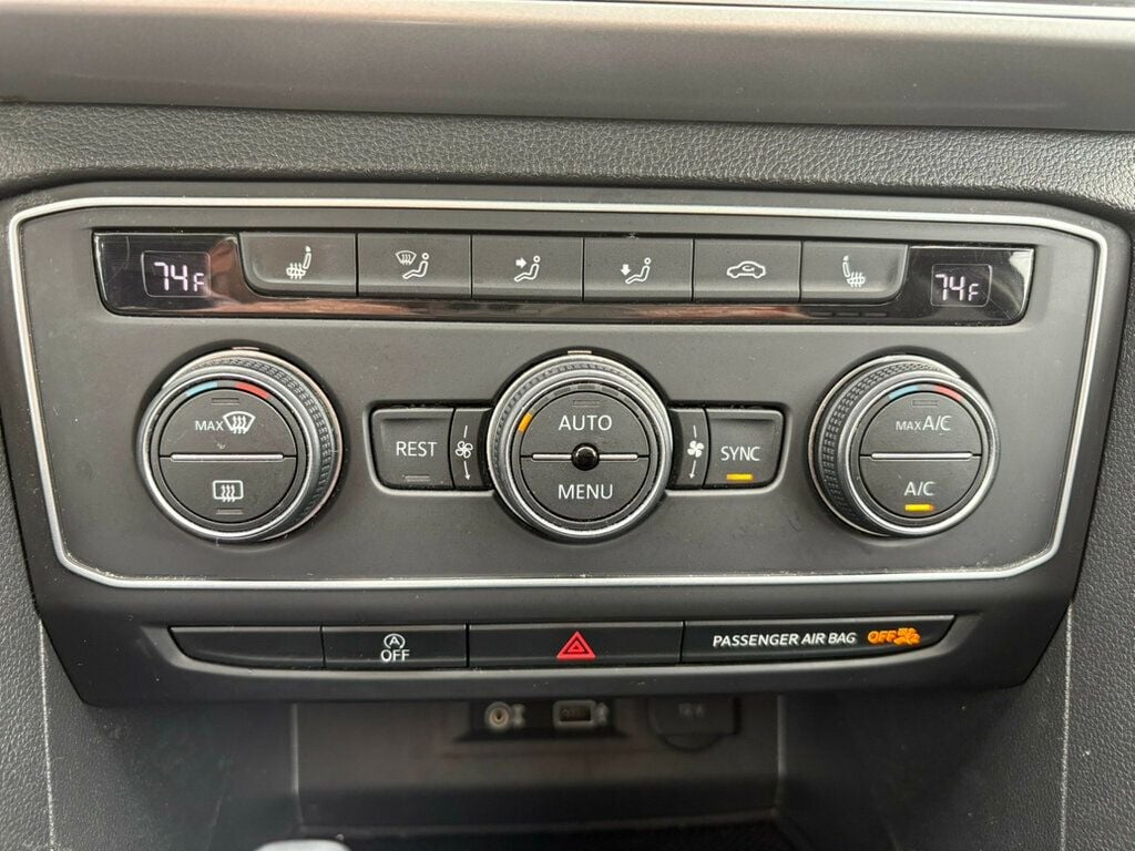 2019 Volkswagen Atlas LocalTrade/R-Line/4-Motion/V6/HeatedFrontSeats/BackupCamera - 22936557 - 37
