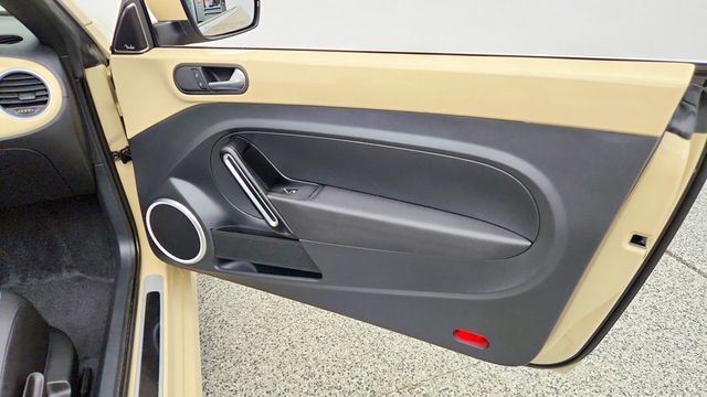 2019 Volkswagen Beetle Convertible SE Automatic - 23095544 - 25