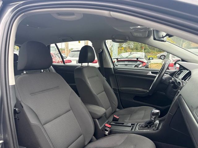 2019 Volkswagen e-Golf 4-Door SE - 22928616 - 11