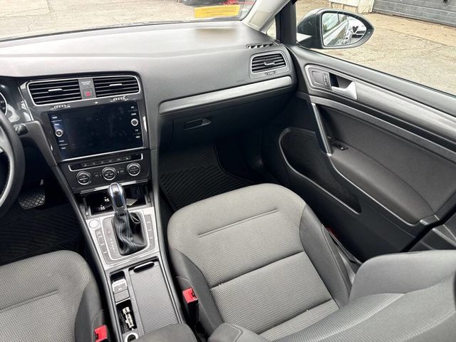 2019 Volkswagen e-Golf 4-Door SE - 22928616 - 19