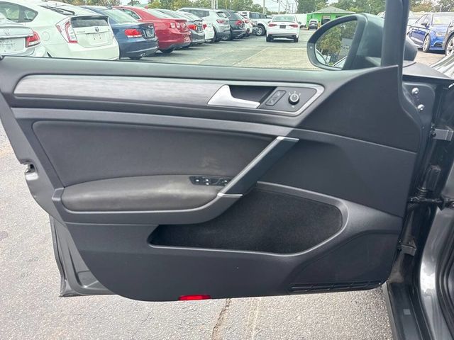 2019 Volkswagen e-Golf 4-Door SE - 22928616 - 30