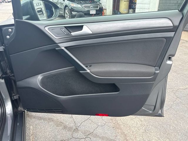 2019 Volkswagen e-Golf 4-Door SE - 22928616 - 31