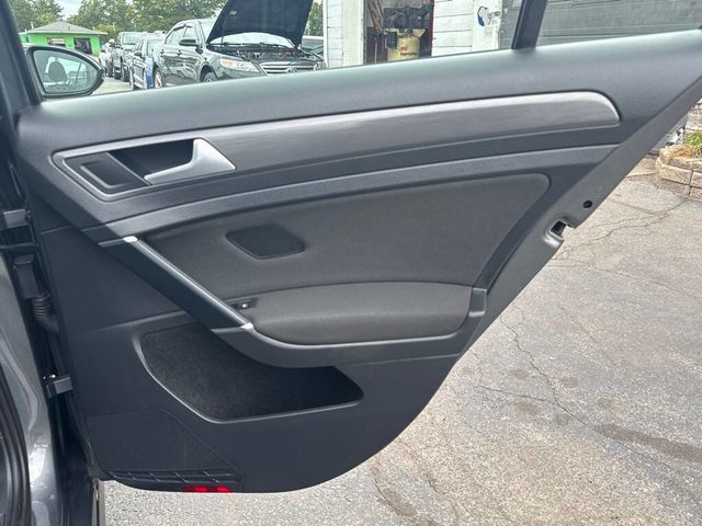 2019 Volkswagen e-Golf 4-Door SE - 22928616 - 32