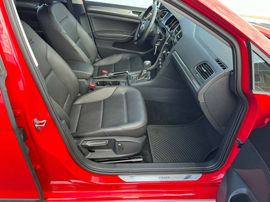 2019 Volkswagen Golf Alltrack 1-Owner AWD German Engineered 6-Speed Station Wagon - 22980946 - 10