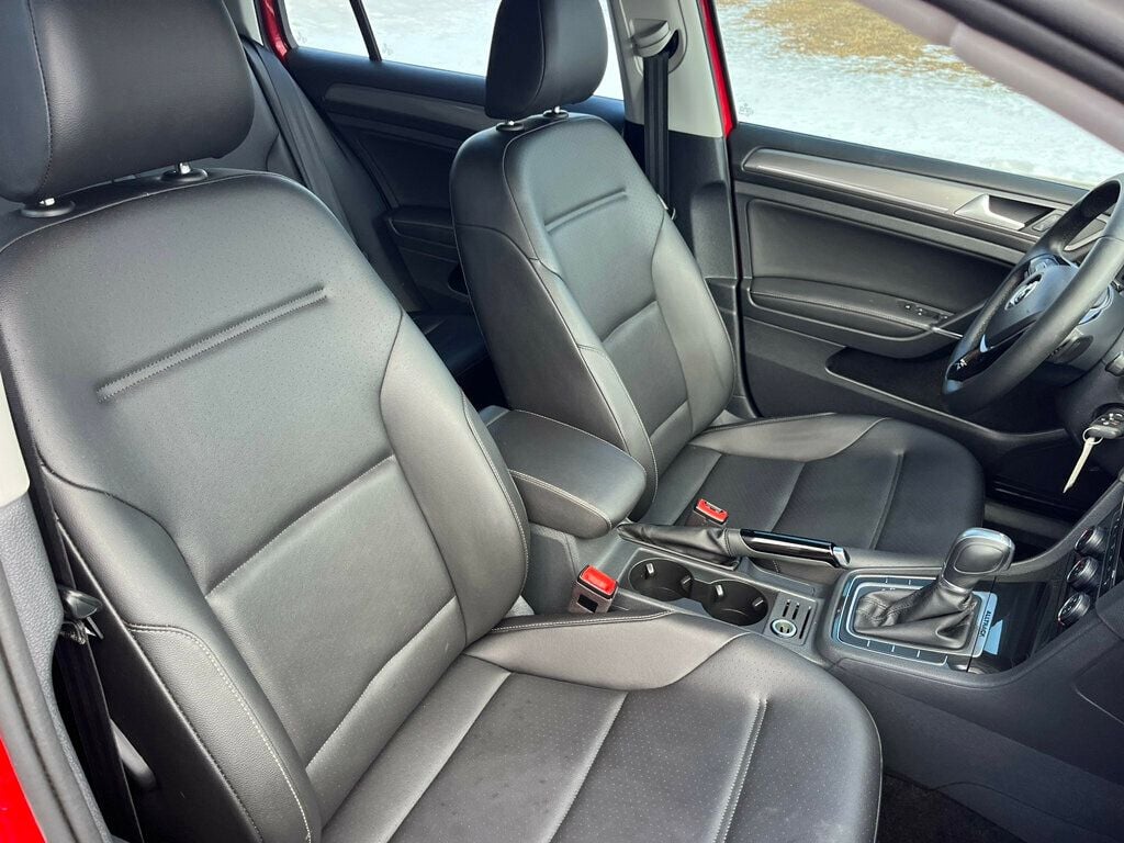 2019 Volkswagen Golf Alltrack 1-Owner AWD German Engineered 6-Speed Station Wagon - 22980946 - 11